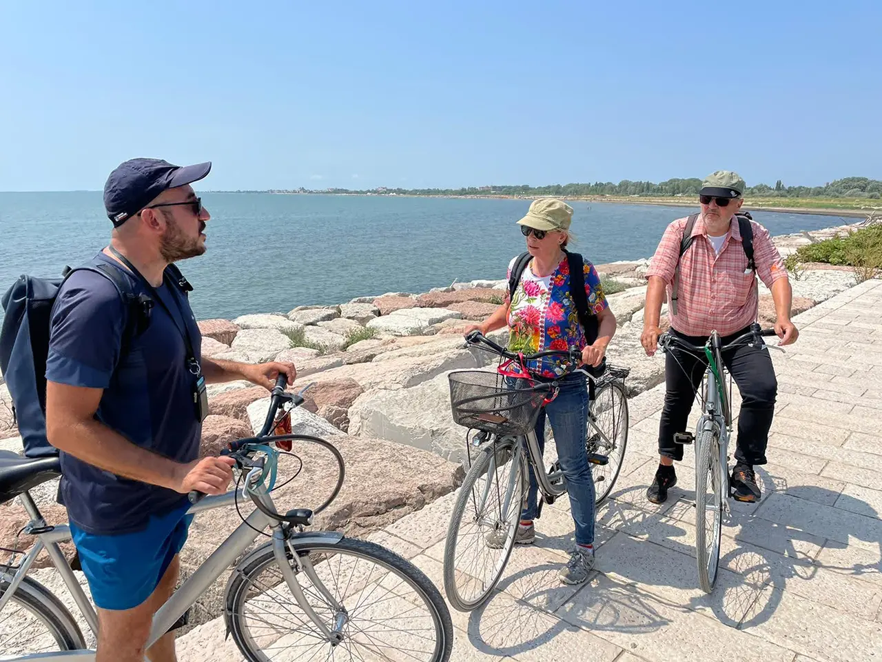 Lido Bike Tour: From Sandy Beaches to Film History - detourist